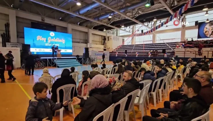 Kağıthane’de camiye giden çocuklara bin bisiklet hediye edildi