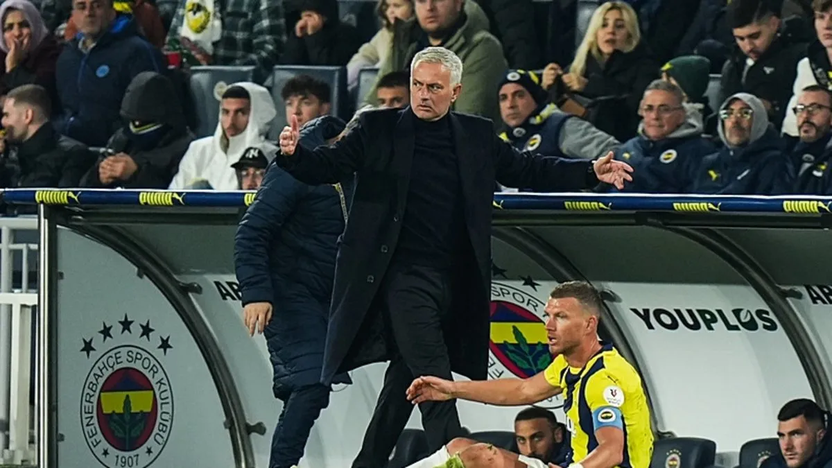 Mourinho isyan etti! Galatasaray’a flaş gönderme…